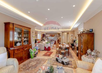 Sala da pranzo - Appartamento Via Ospedale Di Venere
 
109, Bari - foto 2