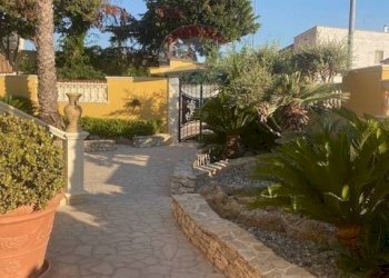 Giardino - Villa Via Mascagni
 
5, San Donaci - foto 9