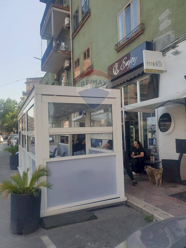 Edificio all\'aperto - Commercial Premises Via Raimondello Orsini
 
26, Taranto - photo 3