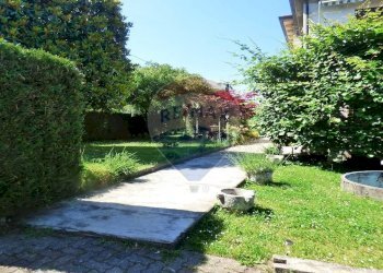 Giardino - Casa indipendente via Cavour
 
26, Leggiuno - foto 30