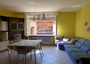 Sala da pranzo - Trilocale viale Garibaldi
 
83, Laveno-Mombello - foto 3