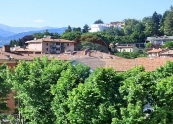 Vista delle montagne - Trilocale viale Garibaldi
 
83, Laveno-Mombello - foto 7