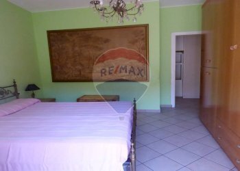 Camera / camera da letto - Trilocale viale Garibaldi
 
83, Laveno-Mombello - foto 15