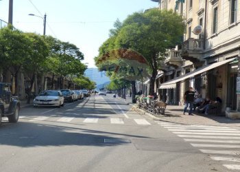 Edificio all\'aperto - Trilocale viale Garibaldi
 
83, Laveno-Mombello - foto 23