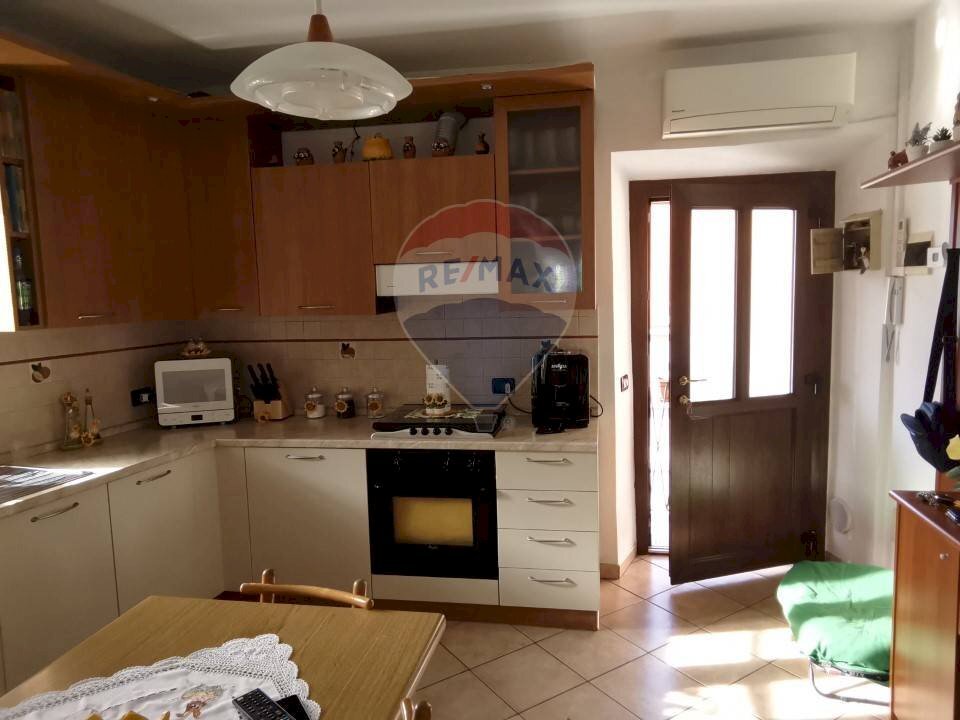 Cucina - Casa semi indipendente Via Cartiera
 
5, Luino - foto 3