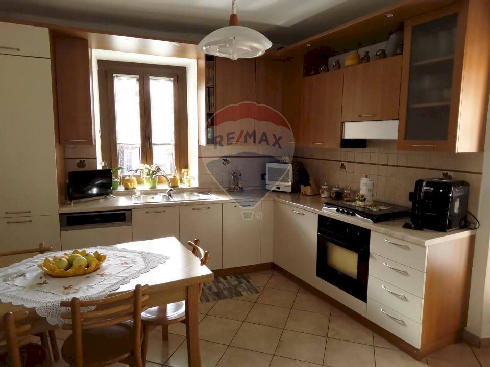 Cucina - Casa semi indipendente Via Cartiera
 
5, Luino - foto 1