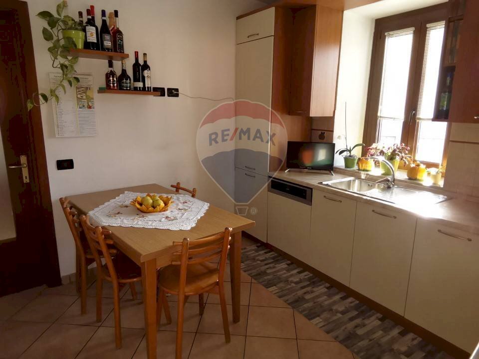 Cucina - Casa semi indipendente Via Cartiera
 
5, Luino - foto 2