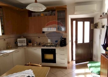 Cucina - Casa semi indipendente Via Cartiera
 
5, Luino - foto 3