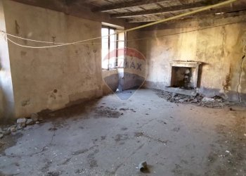 Stanza vuota - Casa semi indipendente Via Cartiera
 
5, Luino - foto 17