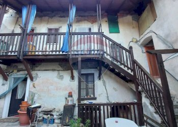 Edificio all\'aperto - Rustico Località Aga, Casalzuigno - foto 2