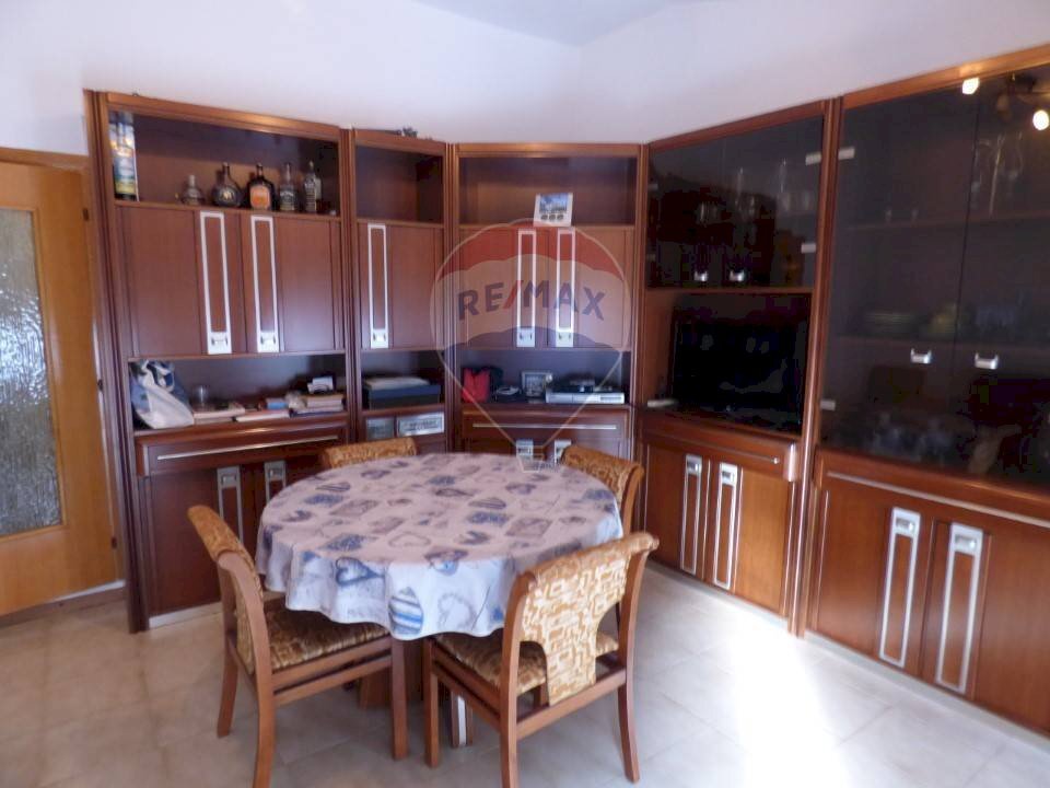 Sala da pranzo - Bilocale Via Taburri
 
4, Valganna - foto 2
