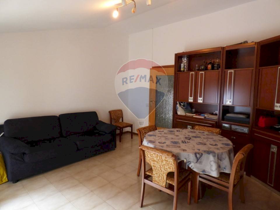 Sala da pranzo - Bilocale Via Taburri
 
4, Valganna - foto 1