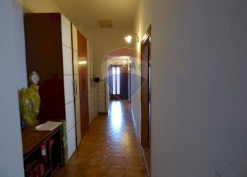 Hall / corridoio - Bilocale Via Taburri
 
4, Valganna - foto 8