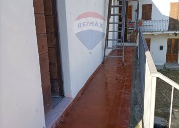 Balcone - Casa semi indipendente Via Vicolo Dell'Orto
 
1, Cassano Valcuvia - foto 10