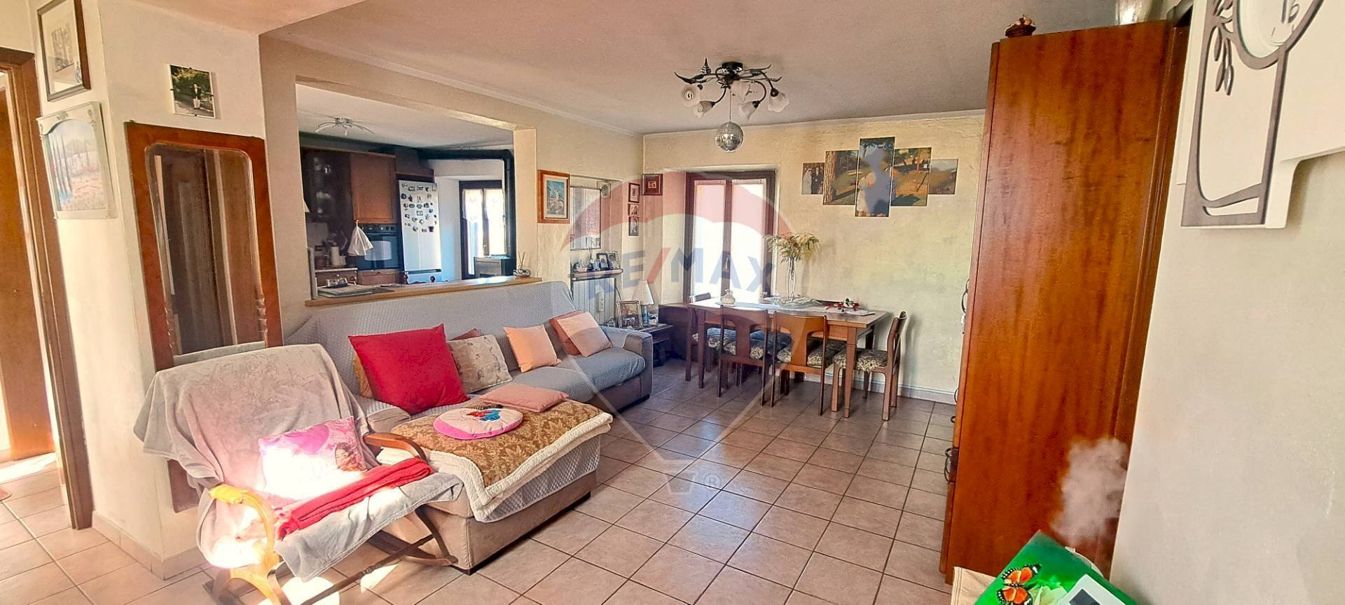 Sala da pranzo - Casa indipendente Via San Biagio
42, Cittiglio - foto 2