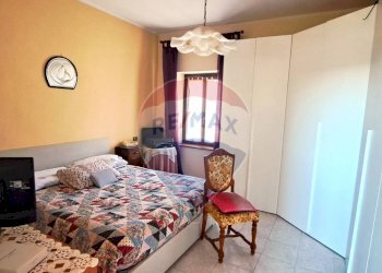 Camera / camera da letto - Casa indipendente Via San Biagio
 
42, Cittiglio - foto 8