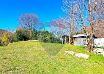 Giardino - Casa indipendente Via San Biagio
 
42, Cittiglio - foto 14