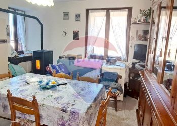 Sala da pranzo - Casa indipendente Via San Biagio
 
42, Cittiglio - foto 22