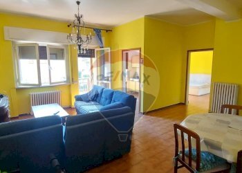 Sala da pranzo - Bilocale Via Vittorio Veneto
 
5, Cittiglio - foto 3