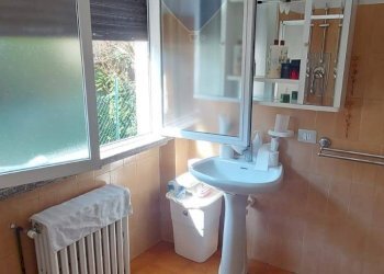 Bagno - Bilocale Via Vittorio Veneto
 
5, Cittiglio - foto 8