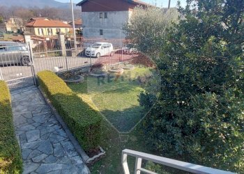 Giardino - Bilocale Via Vittorio Veneto
 
5, Cittiglio - foto 12