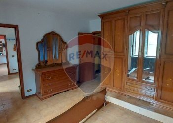 Camera / camera da letto - Trilocale Via Garibaldi
 
18, Gemonio - foto 8