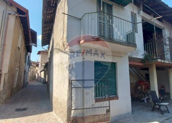 Edificio all\'aperto - Casa semi indipendente Via Magenta
 
7, Gavirate - foto 2