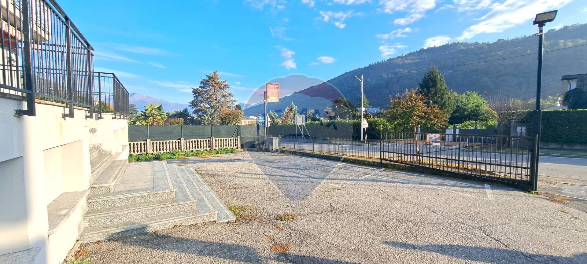 Edificio all\'aperto - Commercial Premises Via Provinciale
 
13, Brissago-Valtravaglia - photo 3
