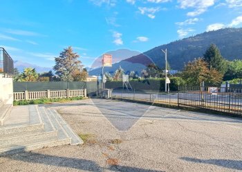 Edificio all\'aperto - Locale Commerciale Via Provinciale
 
13, Brissago-Valtravaglia - foto 2