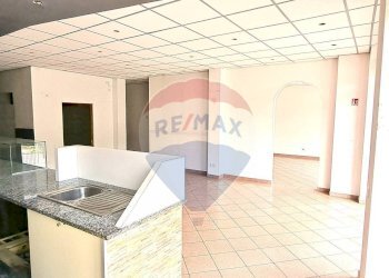 Cucina - Locale Commerciale Via Provinciale
 
13, Brissago-Valtravaglia - foto 7