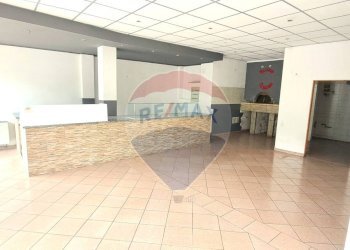 Stanza vuota - Locale Commerciale Via Provinciale
 
13, Brissago-Valtravaglia - foto 10