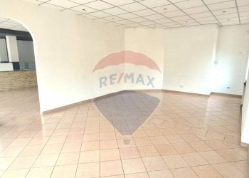 Stanza vuota - Locale Commerciale Via Provinciale
 
13, Brissago-Valtravaglia - foto 12