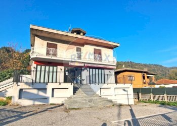 Casa all\'aperto - Locale Commerciale Via Provinciale
 
13, Brissago-Valtravaglia - foto 14