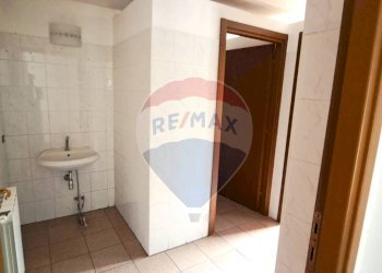 Bagno - Locale Commerciale Via Provinciale
 
13, Brissago-Valtravaglia - foto 16