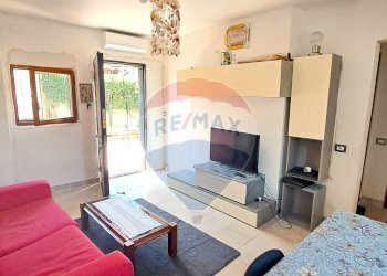 Sala da pranzo - Bilocale Viale Cadorna
 
3, Azzio - foto 3