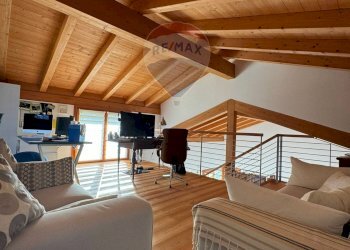 Soggiorno - Villa Via Roma
 
35, Leggiuno - foto 13