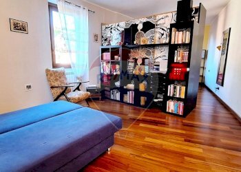 Camera / camera da letto - Casa indipendente Via Montesanto
 
3, Cunardo - foto 9