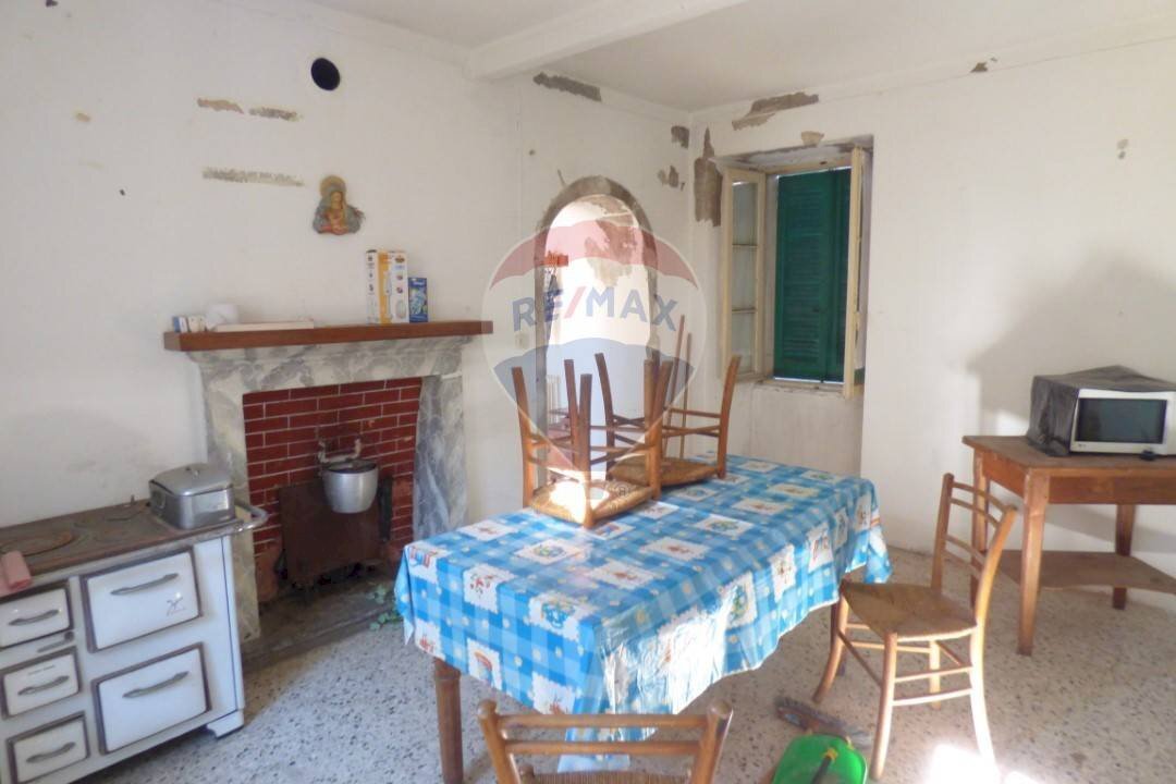 Sala da pranzo - Casa semi indipendente Via G. Verdi
 
9, Dumenza - foto 1