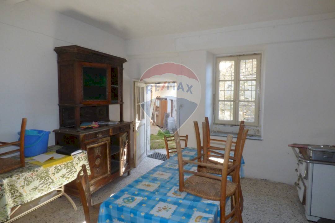 Sala da pranzo - Casa semi indipendente Via G. Verdi
9, Dumenza - foto 2