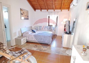 Camera / camera da letto - Casa indipendente Via Pasubio
 
4, Cassano Valcuvia - foto 8