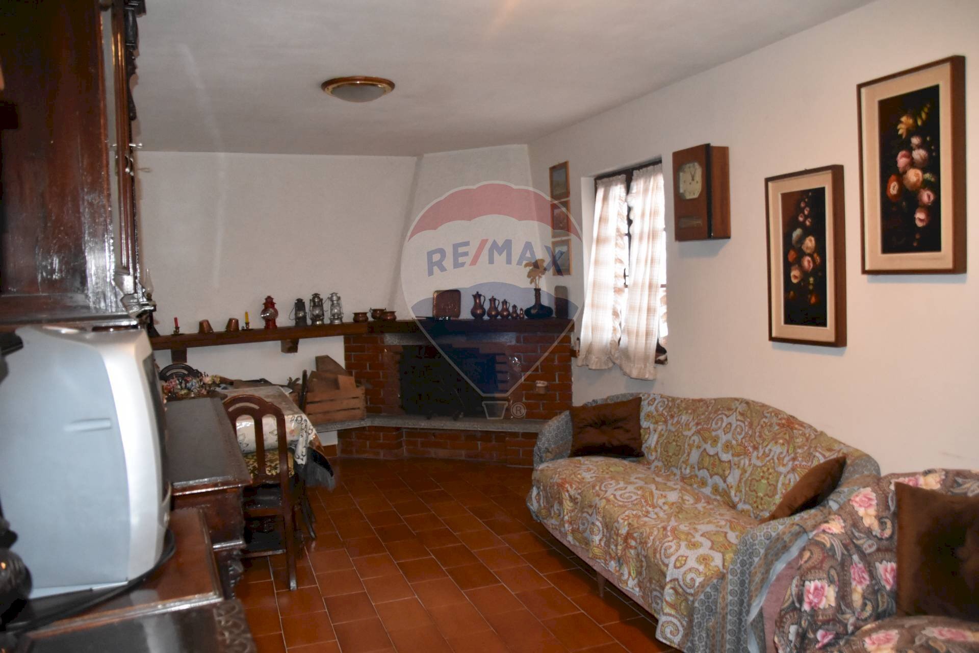 Soggiorno - Casa indipendente FRAZIONE ARMIO
1, Maccagno con Pino e Veddasca - foto 3