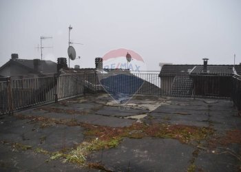 Edificio all\'aperto - Casa indipendente FRAZIONE ARMIO
 
1, Maccagno con Pino e Veddasca - foto 2