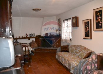 Soggiorno - Casa indipendente FRAZIONE ARMIO
 
1, Maccagno con Pino e Veddasca - foto 3