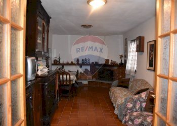 Soggiorno - Casa indipendente FRAZIONE ARMIO
 
1, Maccagno con Pino e Veddasca - foto 4