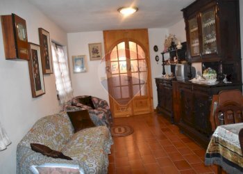 Soggiorno - Casa indipendente FRAZIONE ARMIO
 
1, Maccagno con Pino e Veddasca - foto 5
