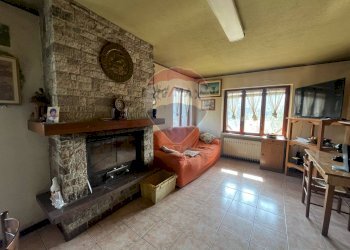 Soggiorno - Casa indipendente Via Campi Lunghi
 
440, Cassano Valcuvia - foto 3