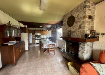 Sala da pranzo - Casa indipendente Via Campi Lunghi
 
440, Cassano Valcuvia - foto 4