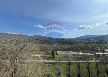 Vista delle montagne - Casa indipendente Via Campi Lunghi
 
440, Cassano Valcuvia - foto 17