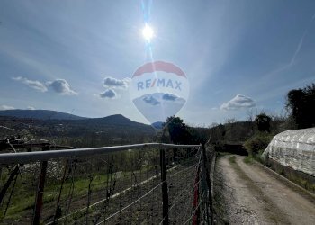 Vista delle montagne - Casa indipendente Via Campi Lunghi
 
440, Cassano Valcuvia - foto 20