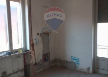 Stanza vuota - Bilocale Travedona-Monate - foto 4